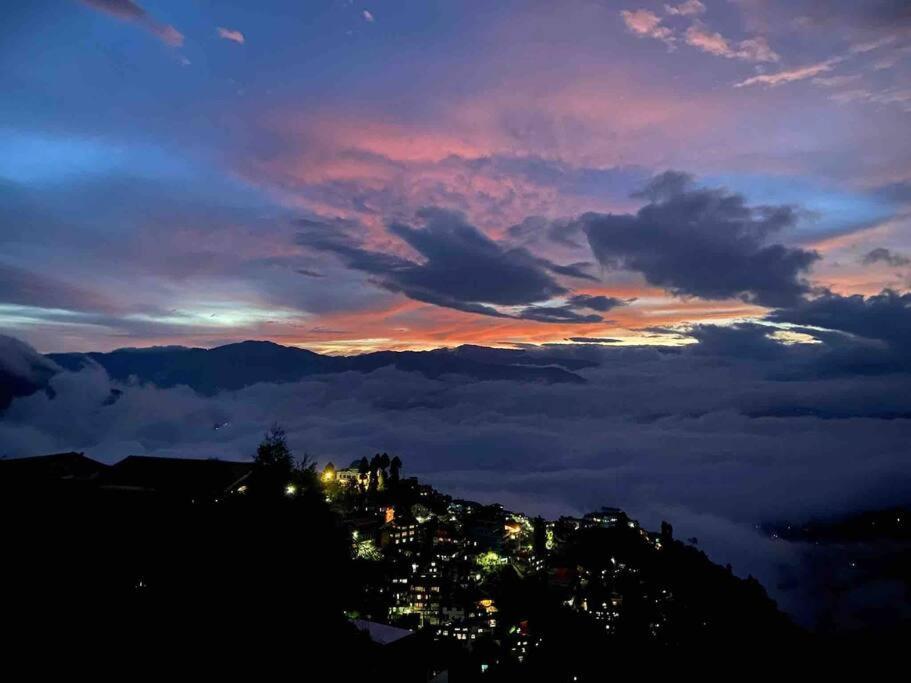 Norbu'S Homestay Darjeeling  Bagian luar foto