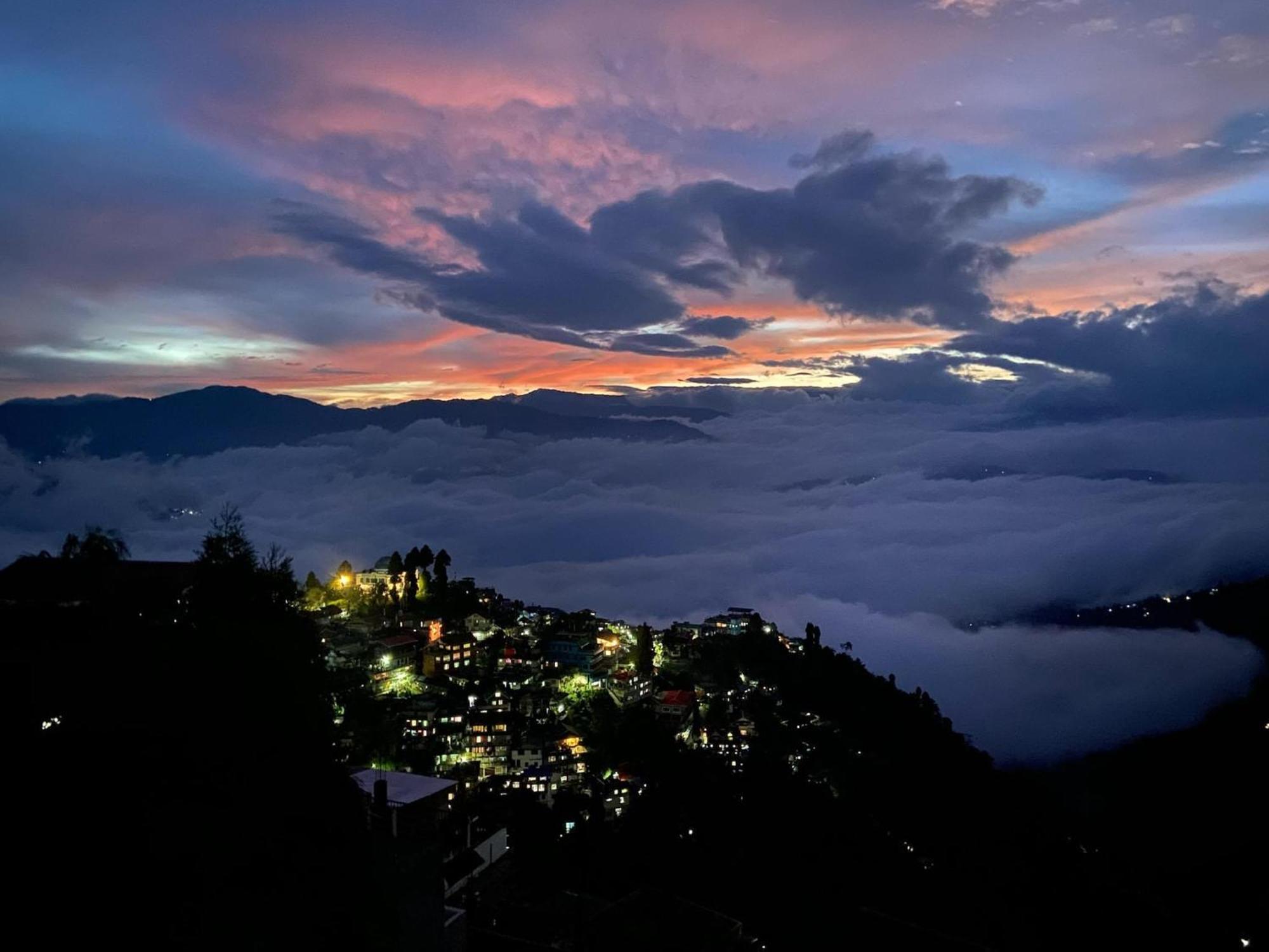 Norbu'S Homestay Darjeeling  Bagian luar foto